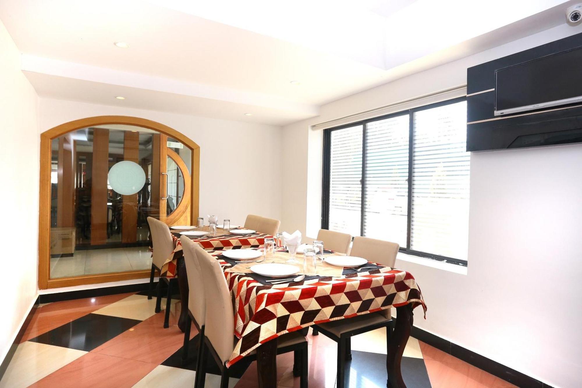Super Townhouse Dona Castle Hotel Kollam Eksteriør billede