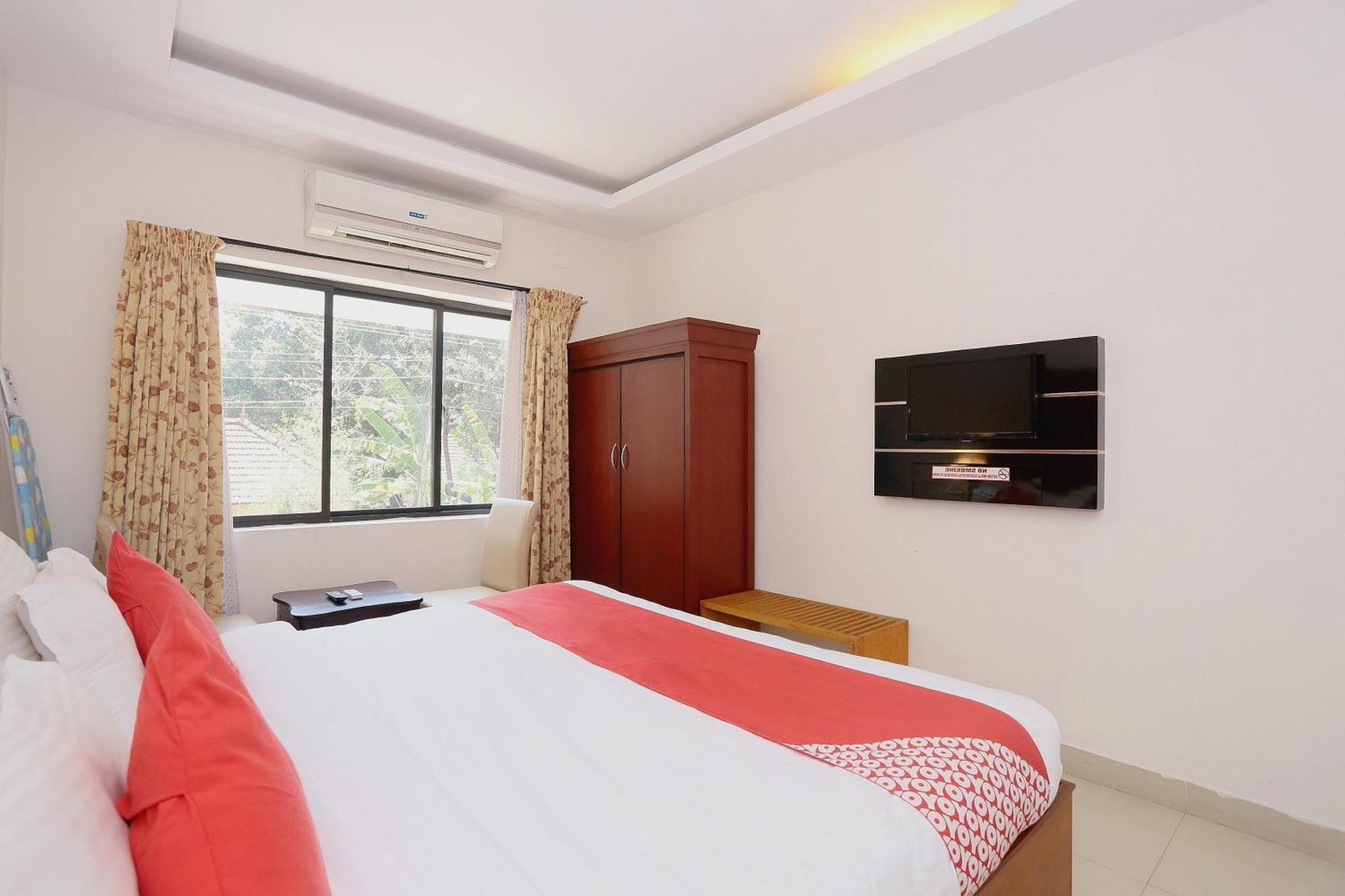 Super Townhouse Dona Castle Hotel Kollam Eksteriør billede