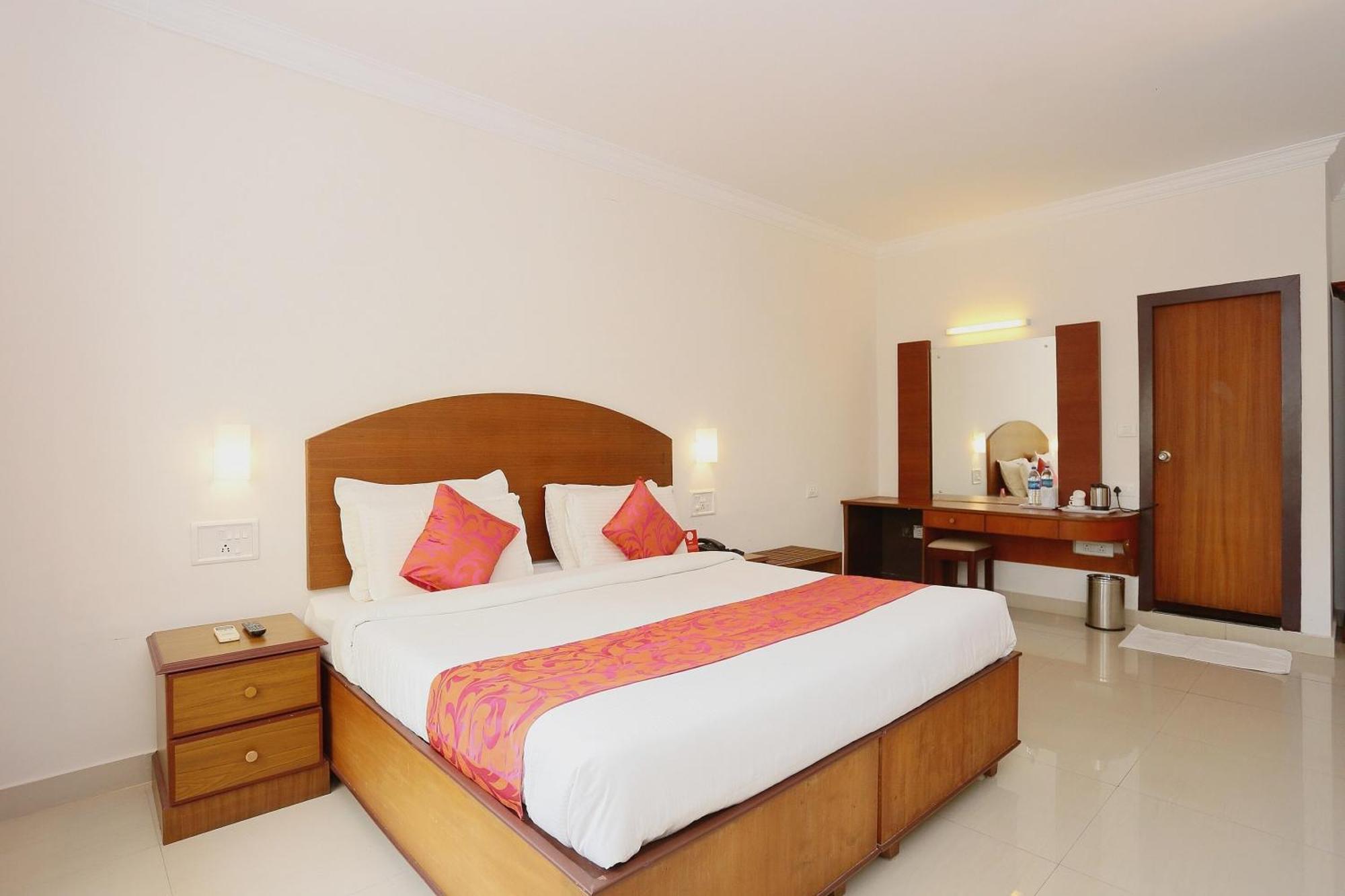 Super Townhouse Dona Castle Hotel Kollam Eksteriør billede