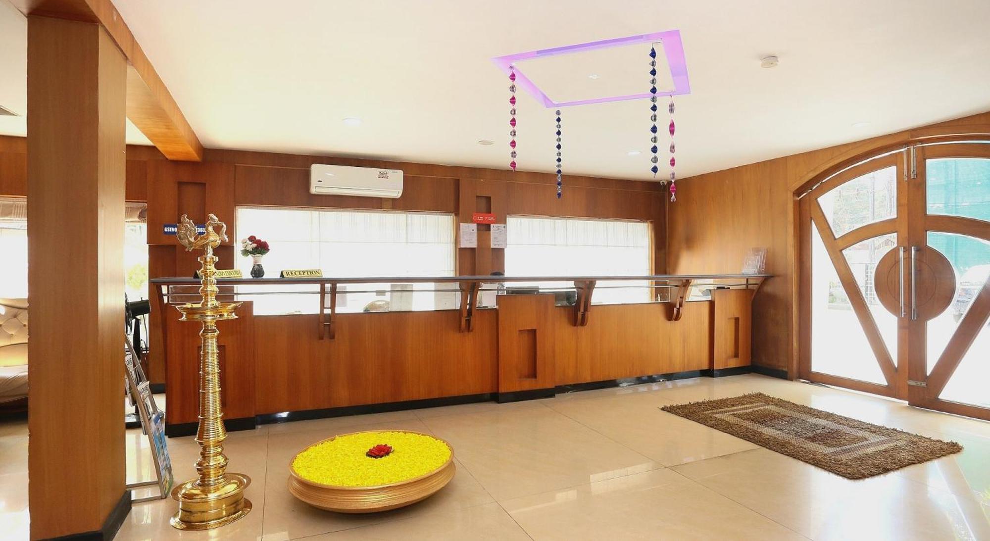Super Townhouse Dona Castle Hotel Kollam Eksteriør billede