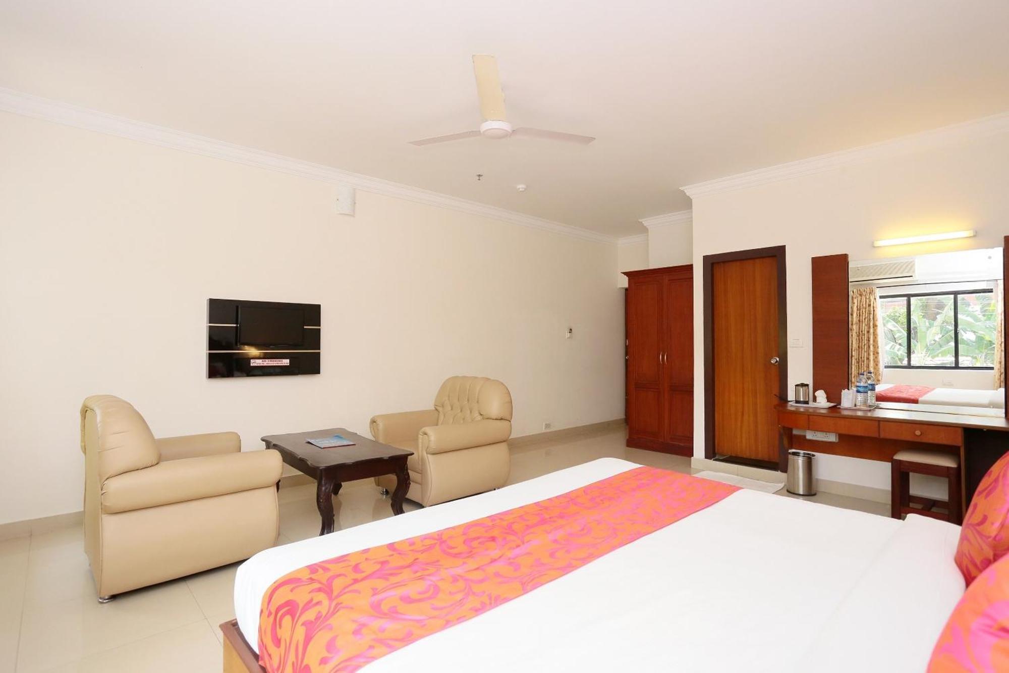 Super Townhouse Dona Castle Hotel Kollam Eksteriør billede