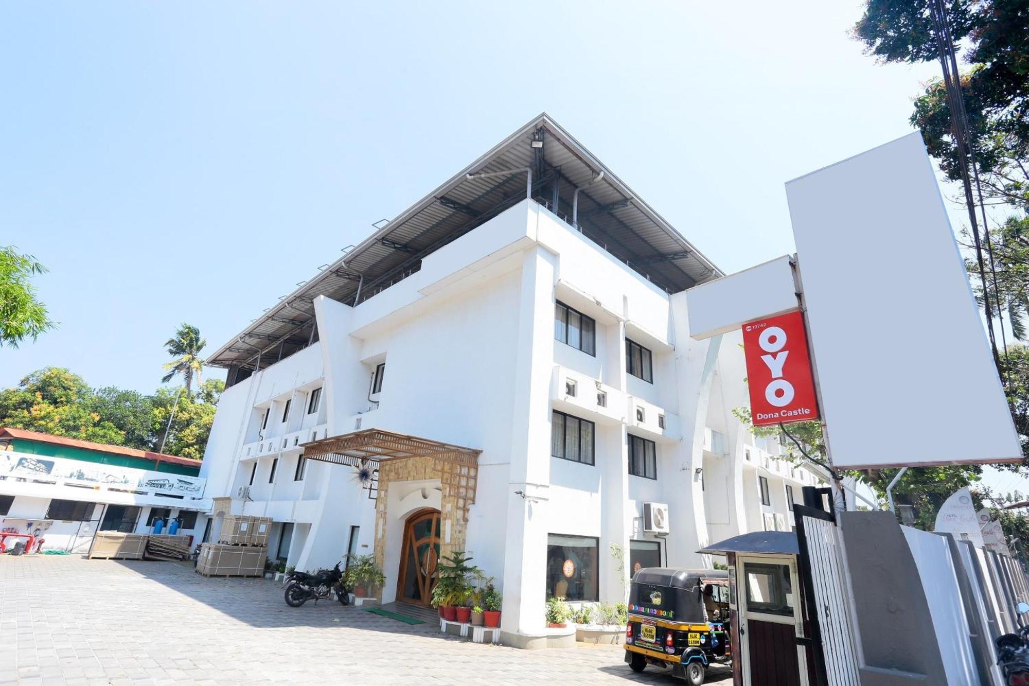 Super Townhouse Dona Castle Hotel Kollam Eksteriør billede
