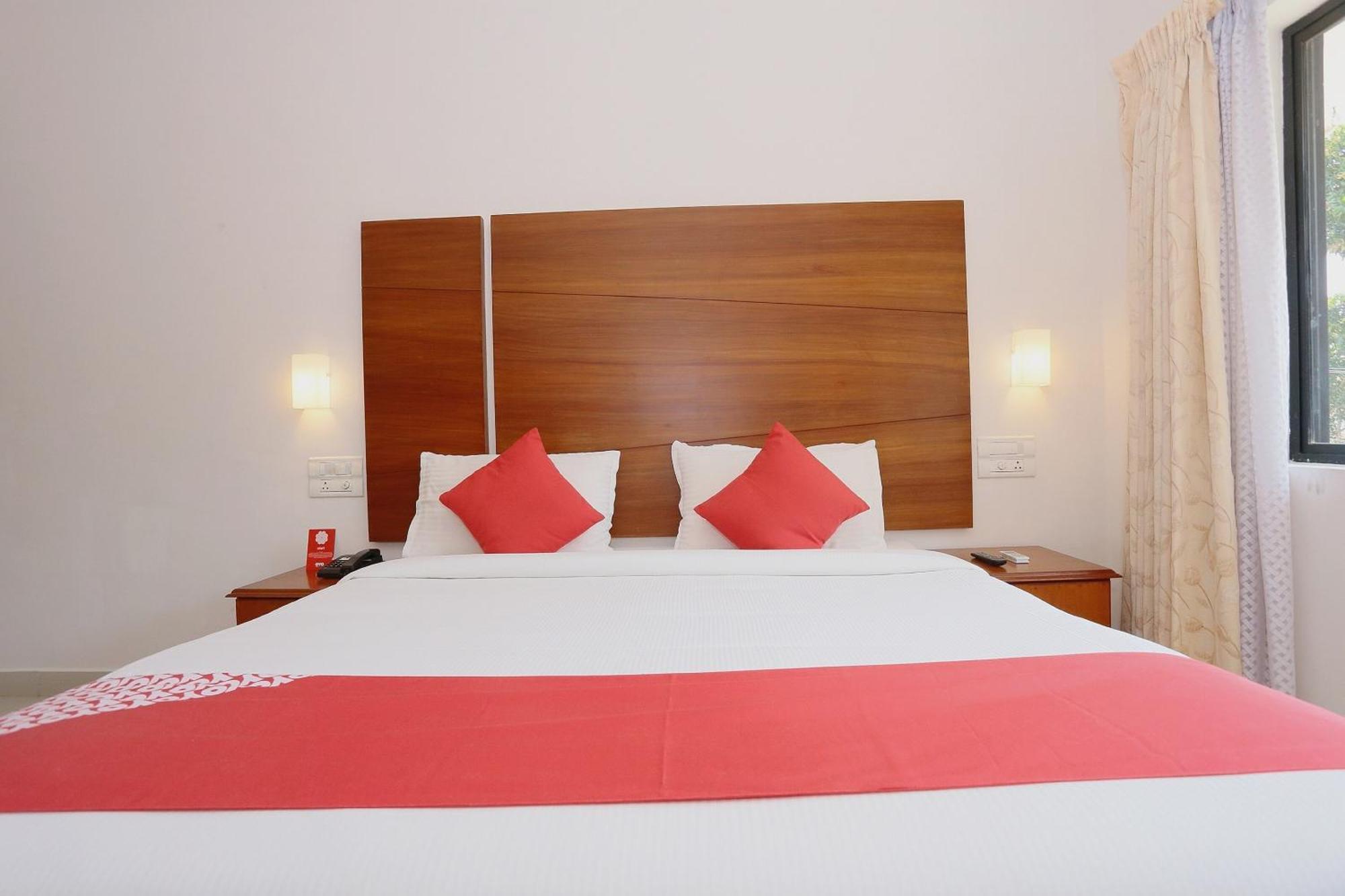 Super Townhouse Dona Castle Hotel Kollam Eksteriør billede