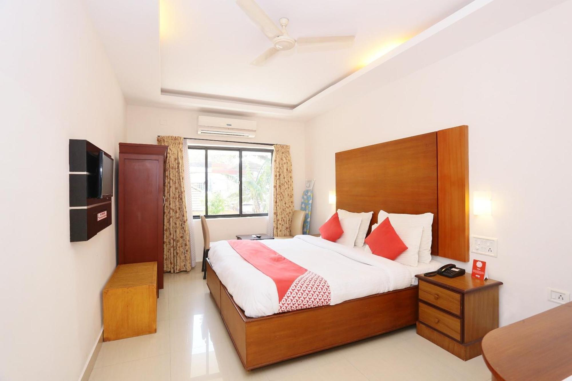 Super Townhouse Dona Castle Hotel Kollam Eksteriør billede