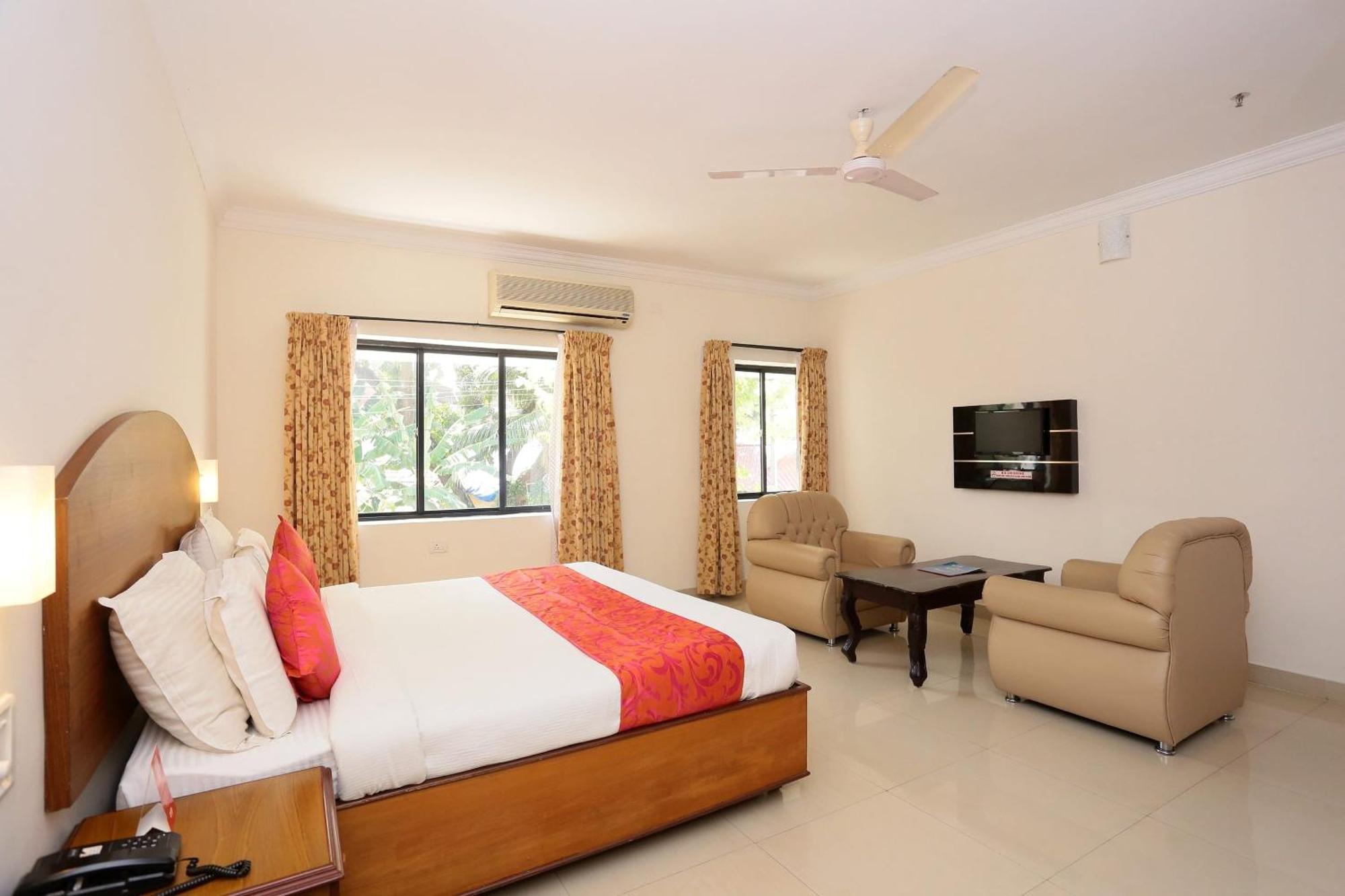 Super Townhouse Dona Castle Hotel Kollam Eksteriør billede