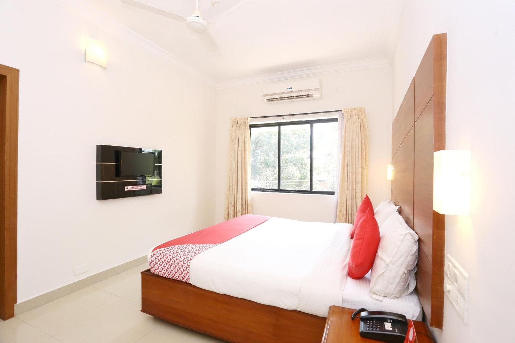 Super Townhouse Dona Castle Hotel Kollam Eksteriør billede