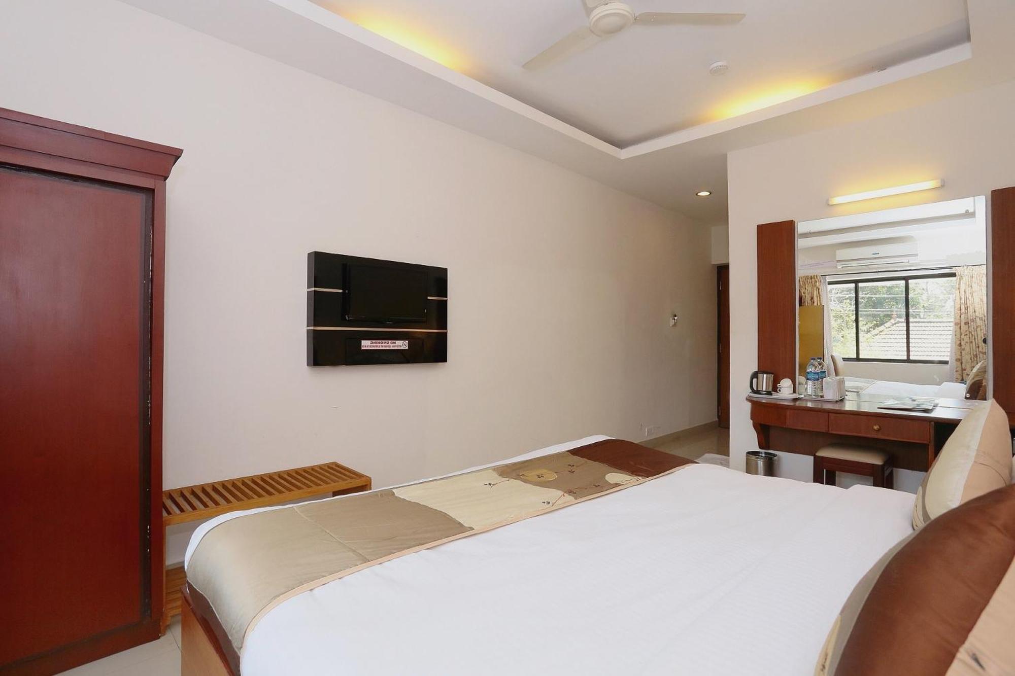 Super Townhouse Dona Castle Hotel Kollam Eksteriør billede