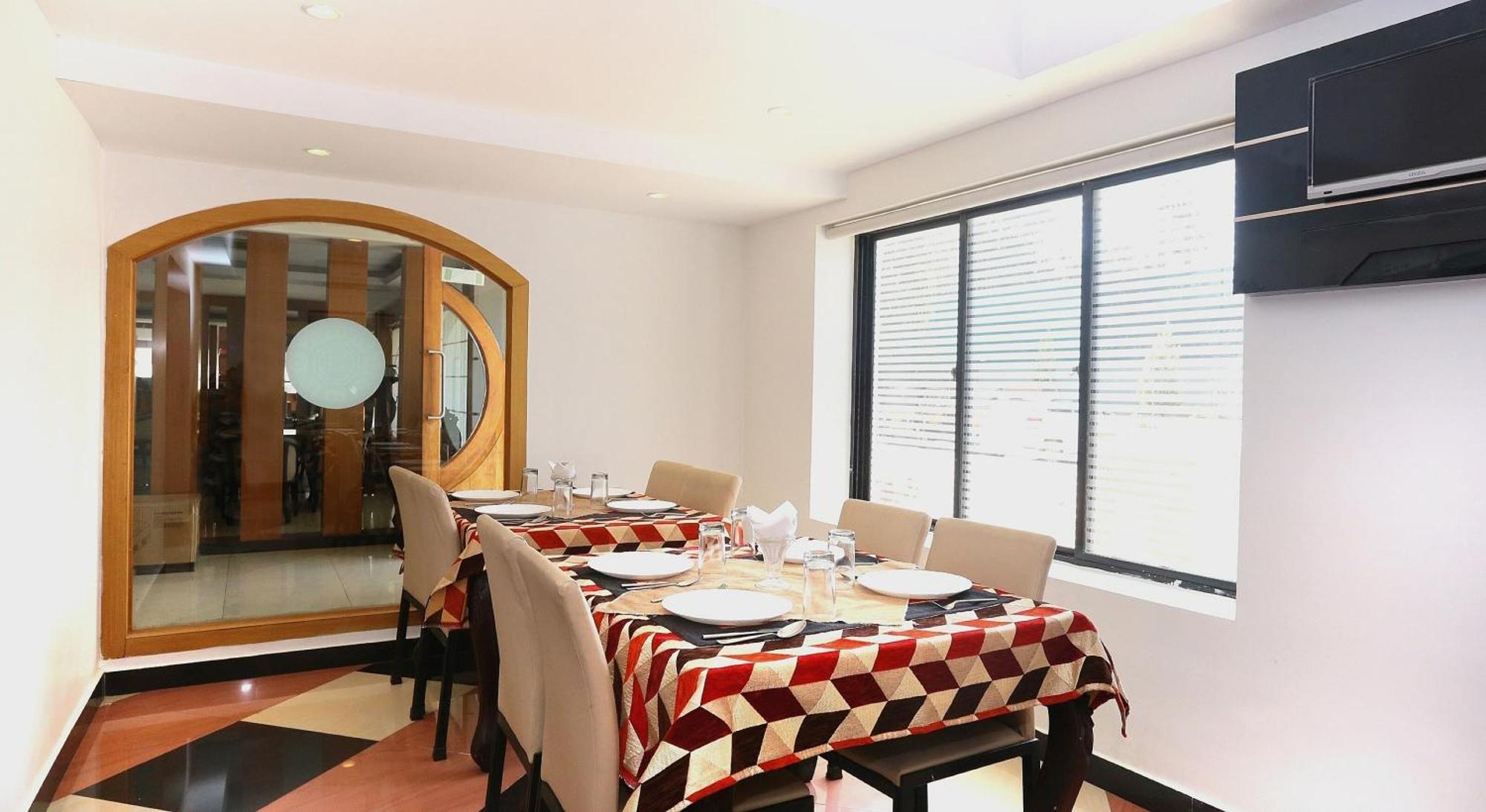 Super Townhouse Dona Castle Hotel Kollam Eksteriør billede