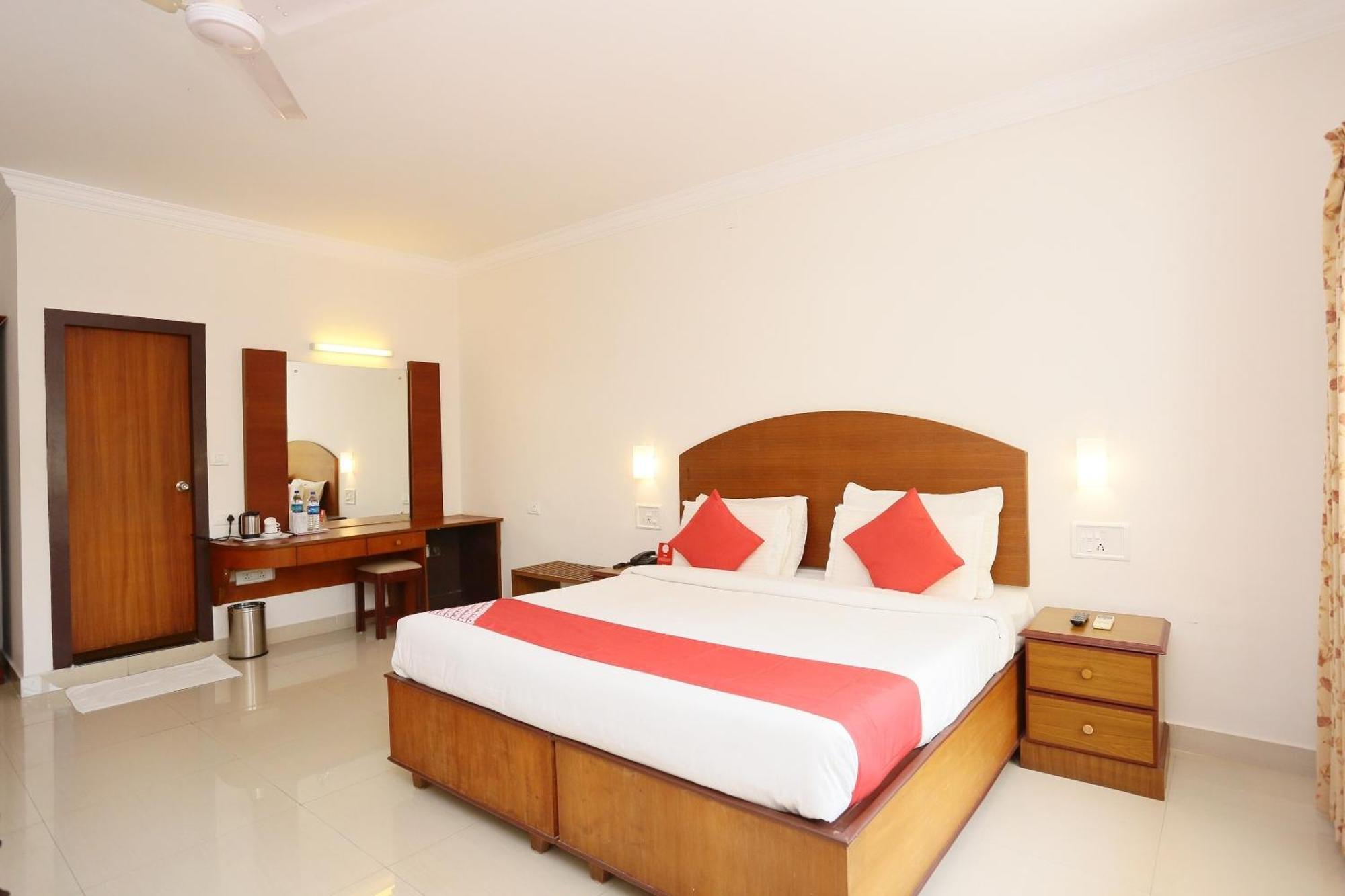 Super Townhouse Dona Castle Hotel Kollam Eksteriør billede